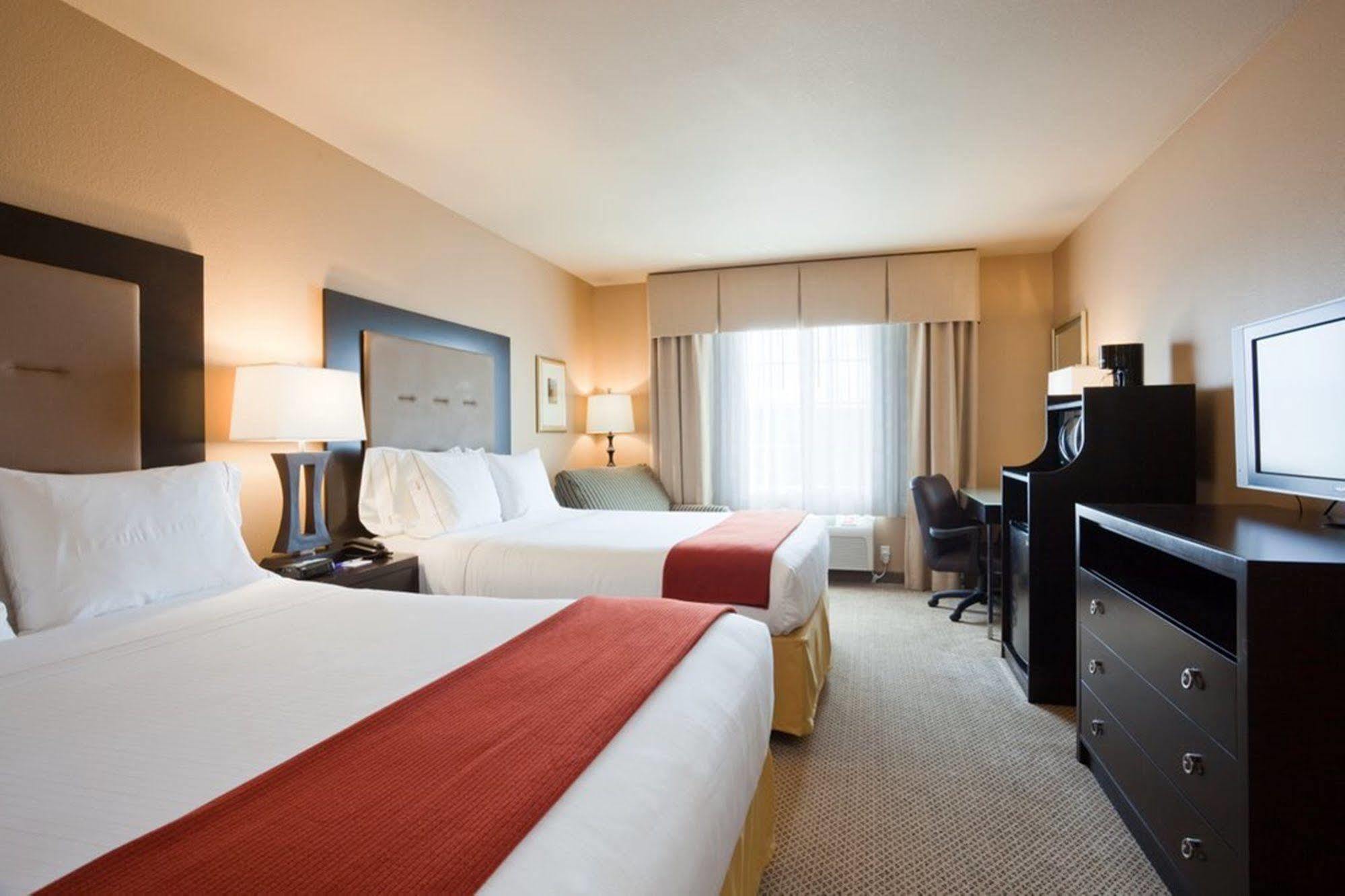 Holiday Inn Express & Suites Litchfield By Ihg Extérieur photo